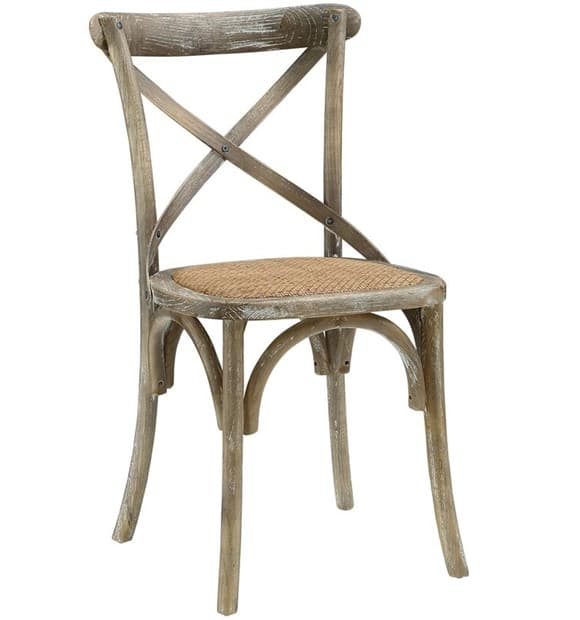 Chaise cruzada de respaldo alto de ratán