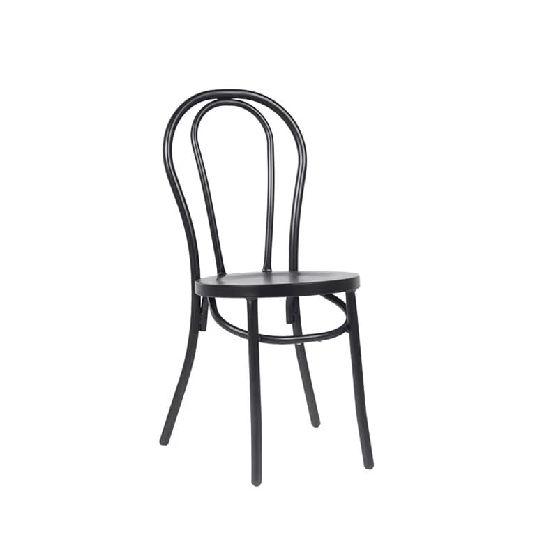 Chaise de madera curvada con metal