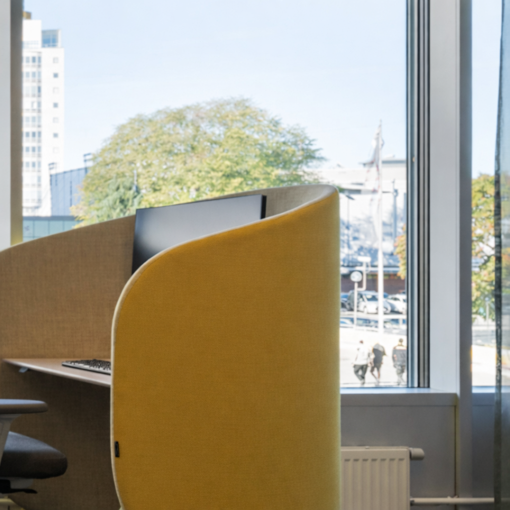 Individual acoustic workstation Monjuïc call center