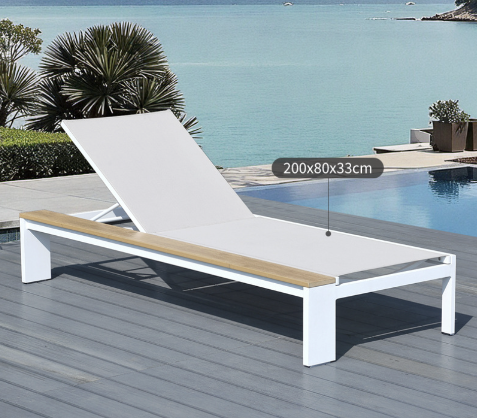 Transat de madera para tomar el sol