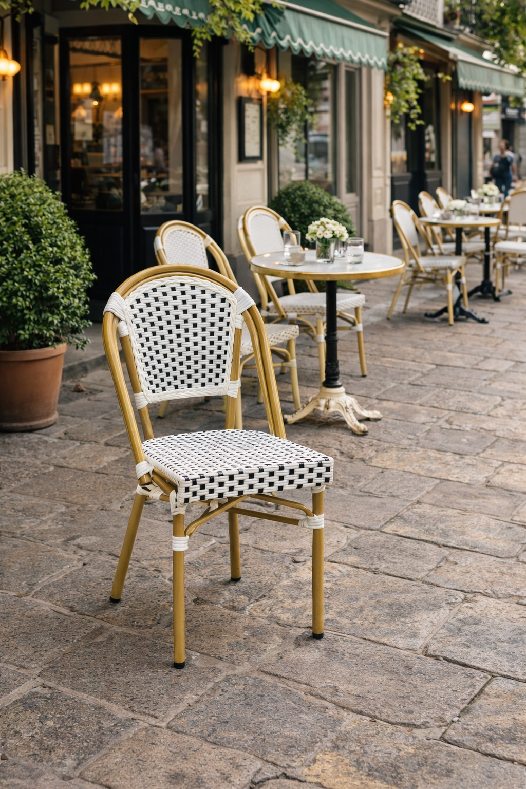 Outdoor Bistro Chair Lamarck - Black and White - Rattan